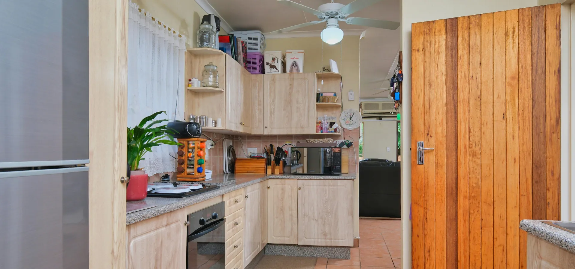 contact us breadcrumb hero